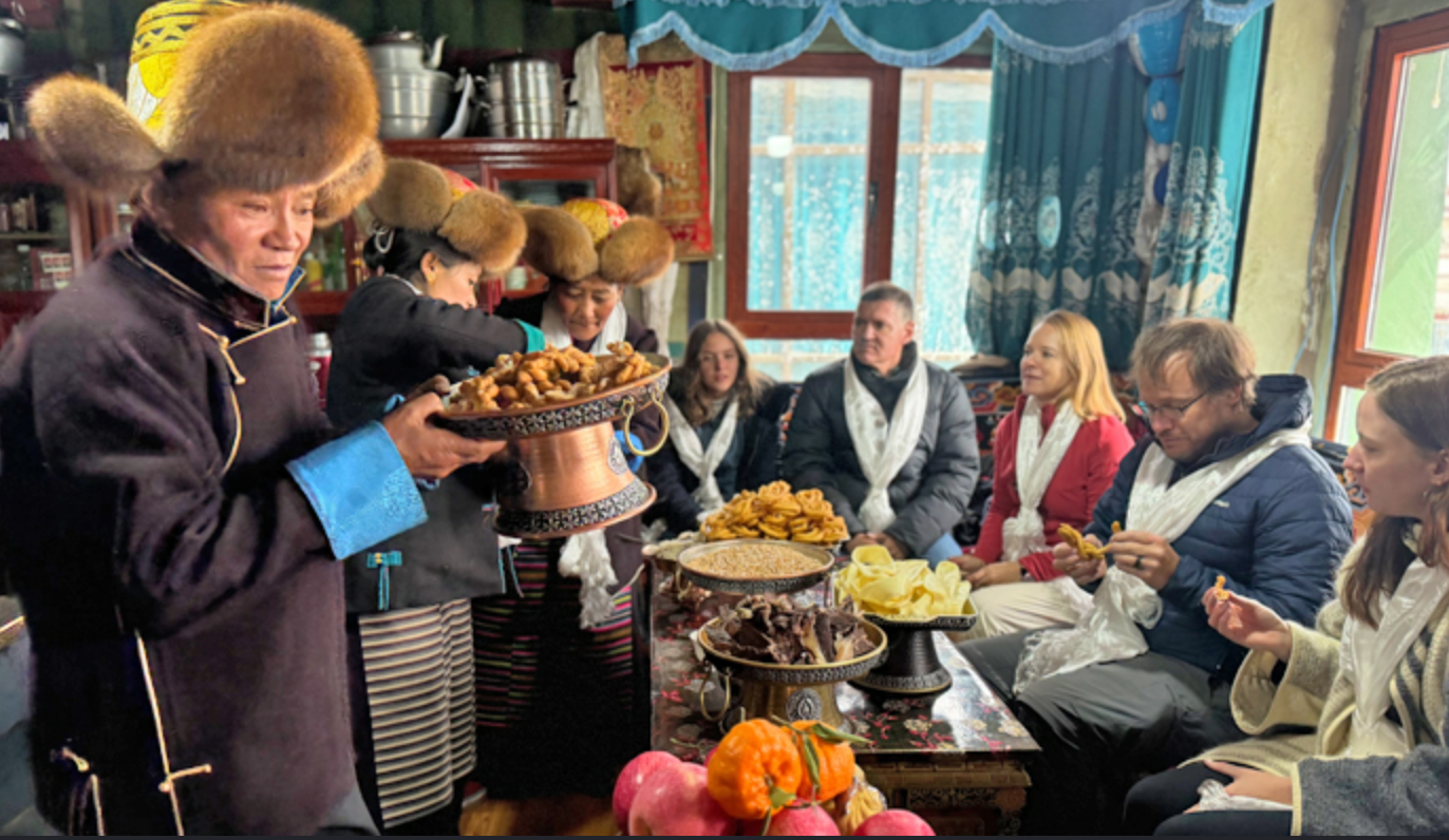 eating in tibetan home